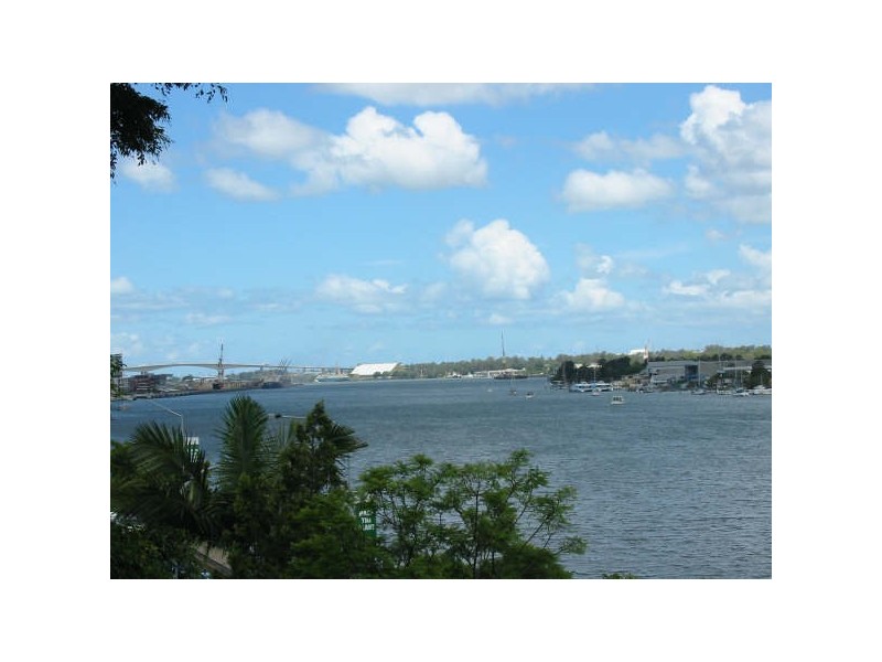 15 Hillside Crescent, Hamilton QLD 4007