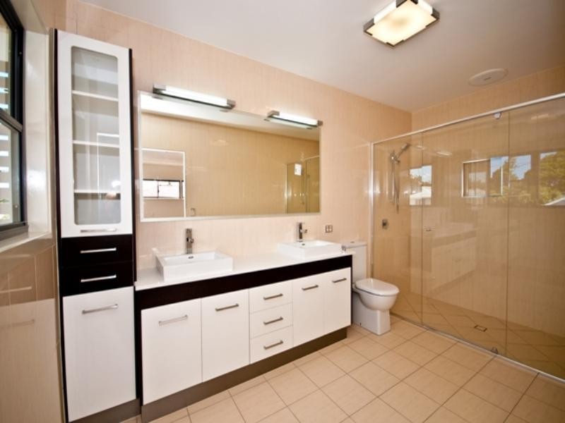 21 Raceview Avenue, Hendra QLD 4011
