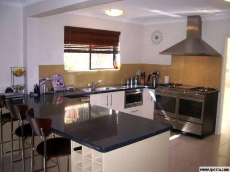 9 Lynell Street, Hamilton QLD 4007