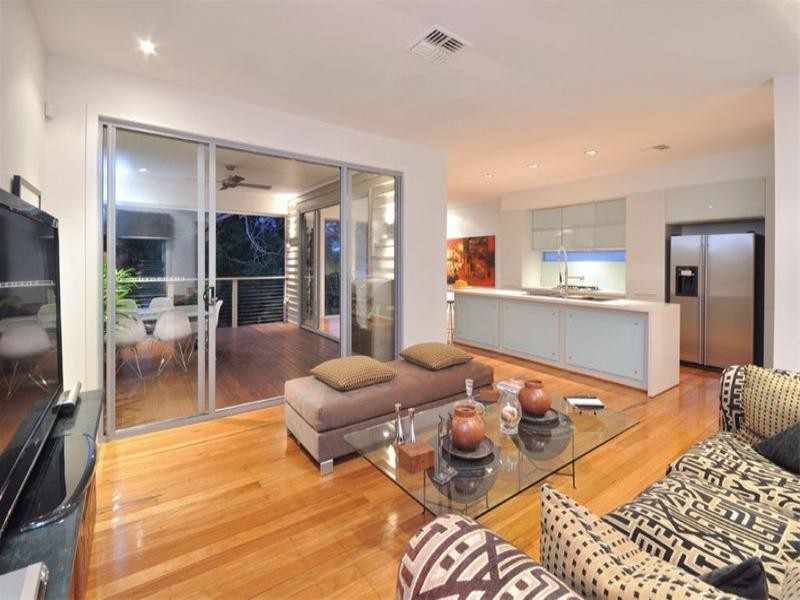 9 Blake Street, Wooloowin QLD 4030