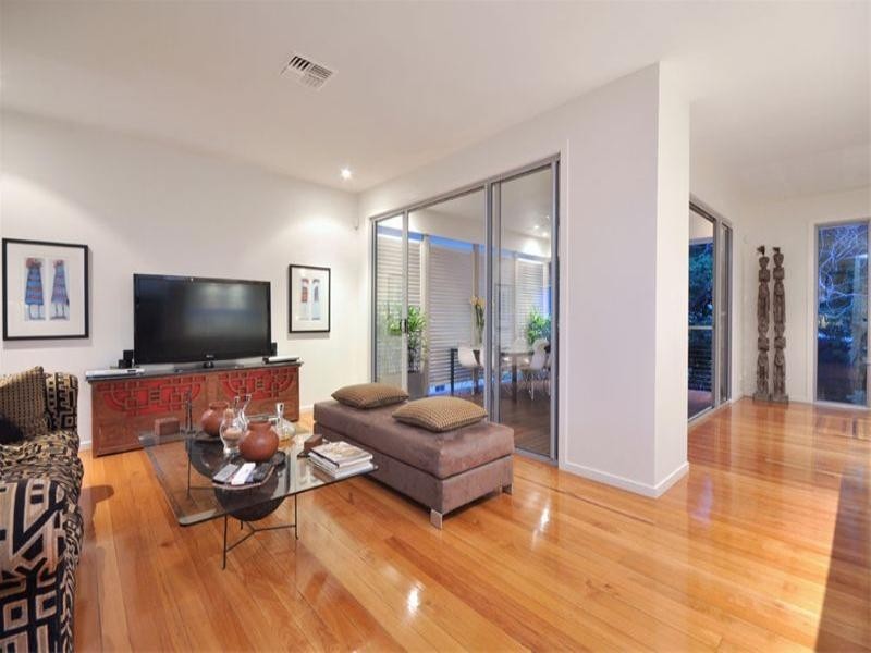 9 Blake Street, Wooloowin QLD 4030