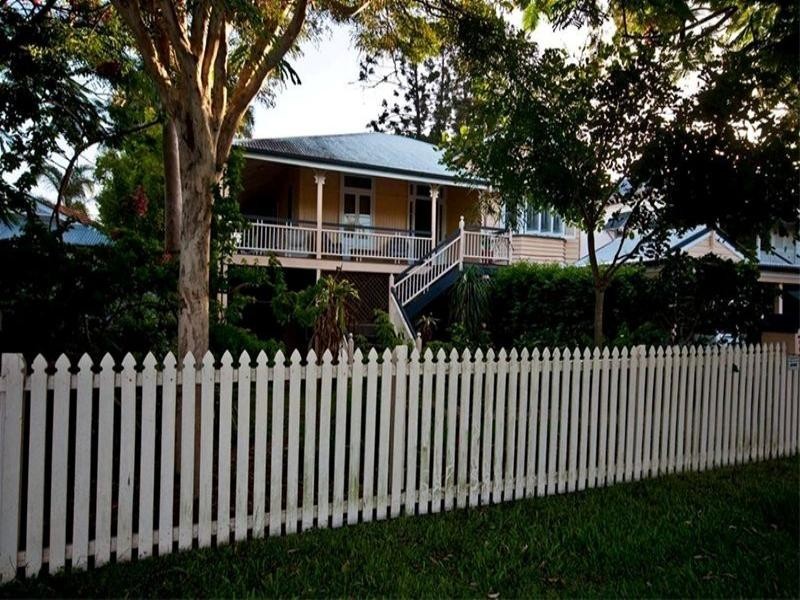8 Nelson Street, Wooloowin QLD 4030