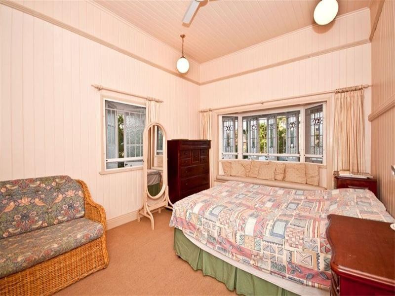 8 Nelson Street, Wooloowin QLD 4030