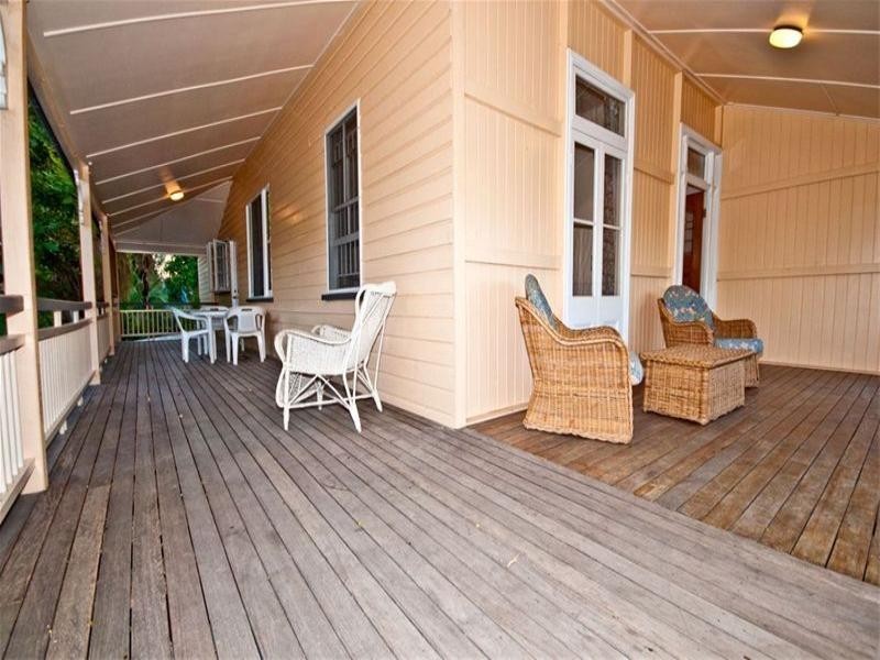 8 Nelson Street, Wooloowin QLD 4030