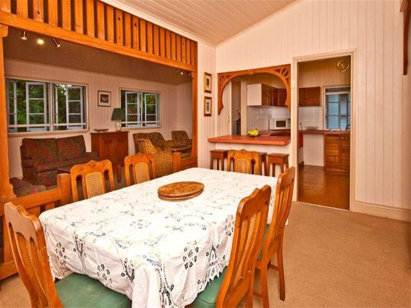 8 Nelson Street, Wooloowin QLD 4030