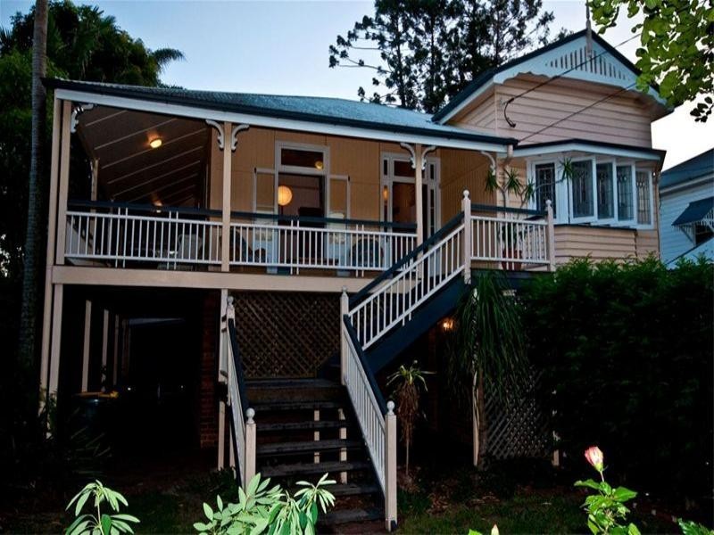 8 Nelson Street, Wooloowin QLD 4030