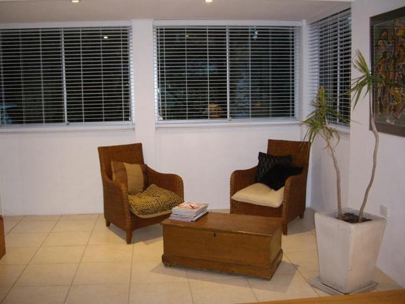 2/107 Windermere Road, Hamilton QLD 4007