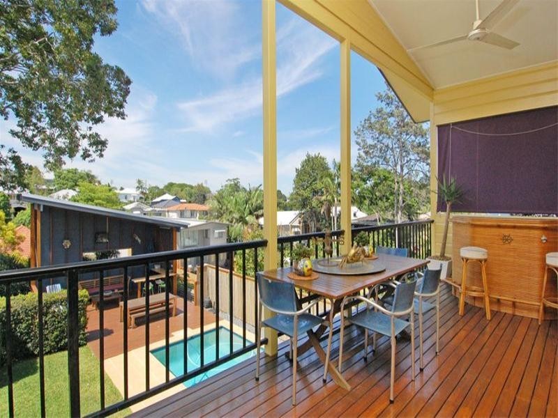 15 Pine Street, Hamilton QLD 4007