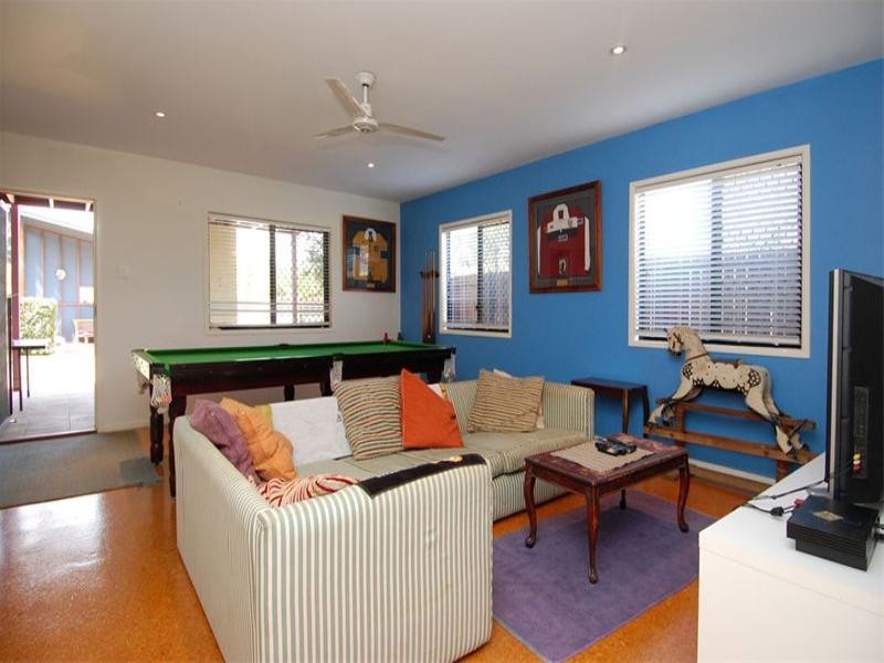 15 Pine Street, Hamilton QLD 4007