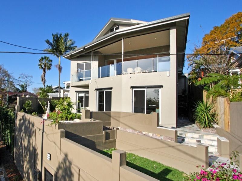 11 Mikado Street, Hamilton QLD 4007