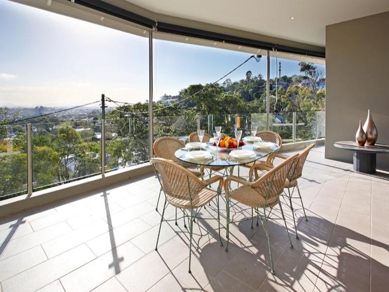 11 Mikado Street, Hamilton QLD 4007