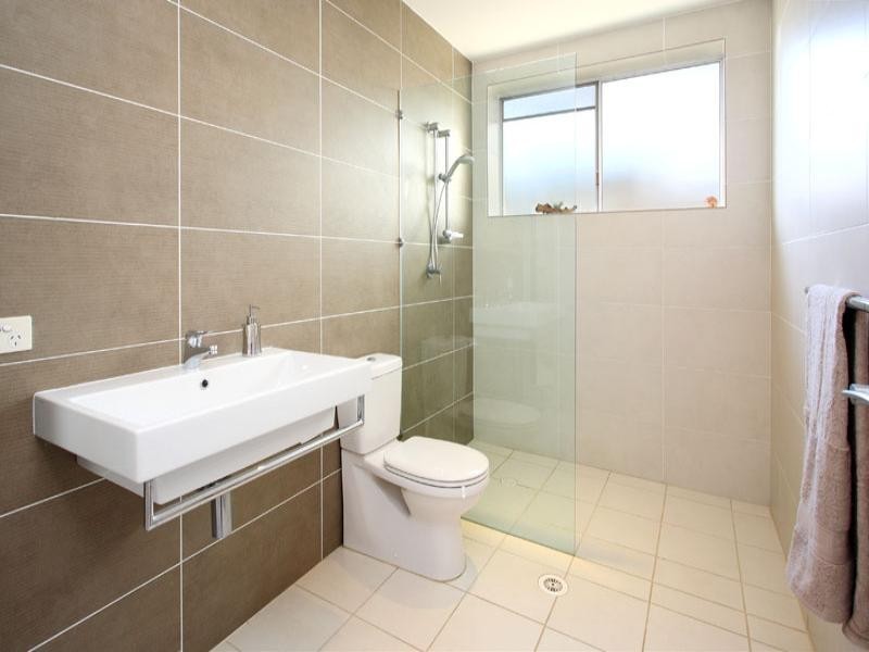 11 Mikado Street, Hamilton QLD 4007