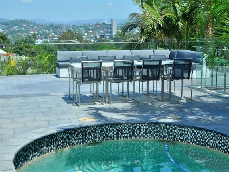 7 Lynell Street, Hamilton QLD 4007