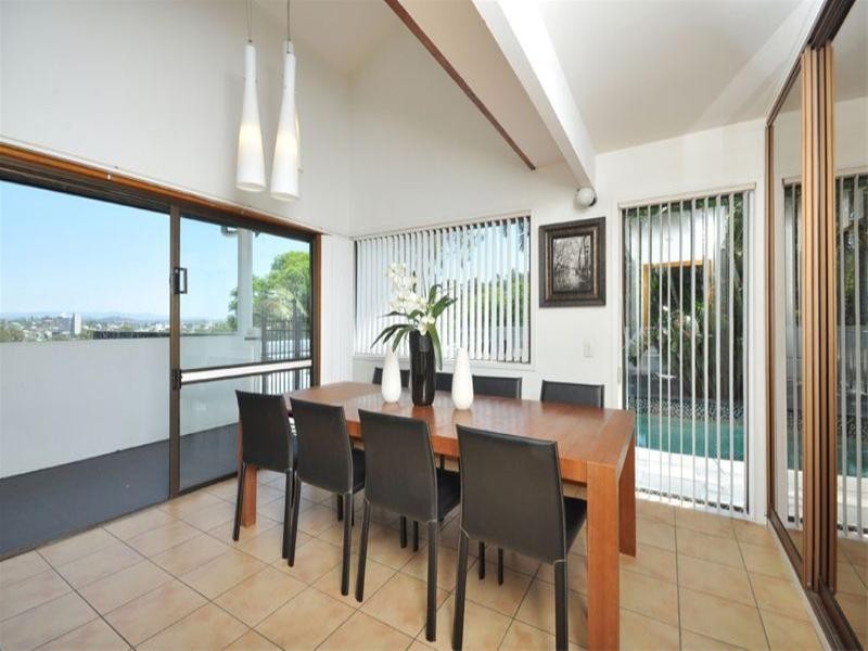 7 Lynell Street, Hamilton QLD 4007