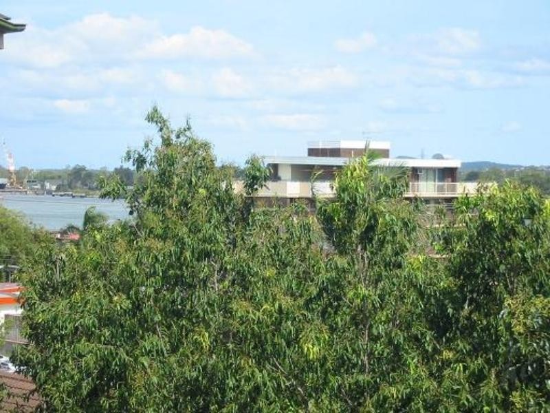 8/9 Rossiter Parade, Hamilton QLD 4007