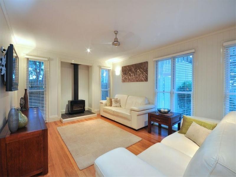 8 McGregor Street, Clayfield QLD 4011