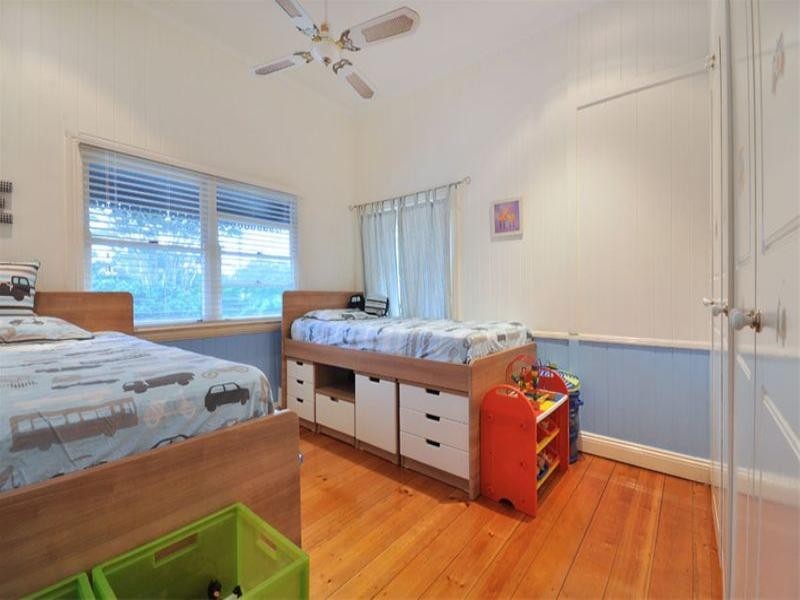 8 McGregor Street, Clayfield QLD 4011