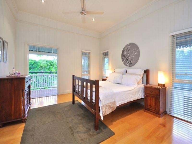 8 McGregor Street, Clayfield QLD 4011