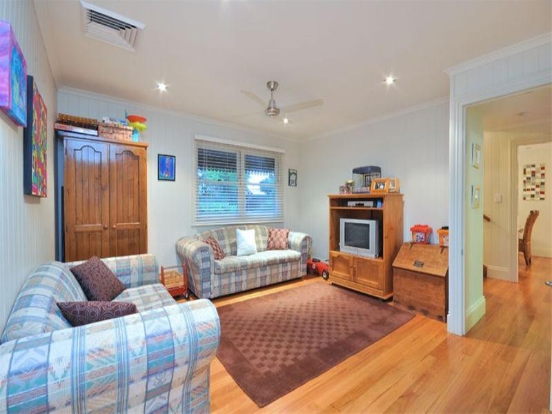 8 McGregor Street, Clayfield QLD 4011