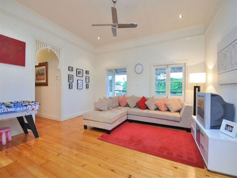 8 McGregor Street, Clayfield QLD 4011