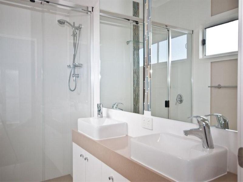 15A Eighth Avenue, Kedron QLD 4031