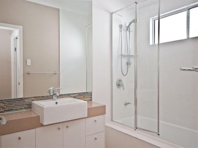 15A Eighth Avenue, Kedron QLD 4031