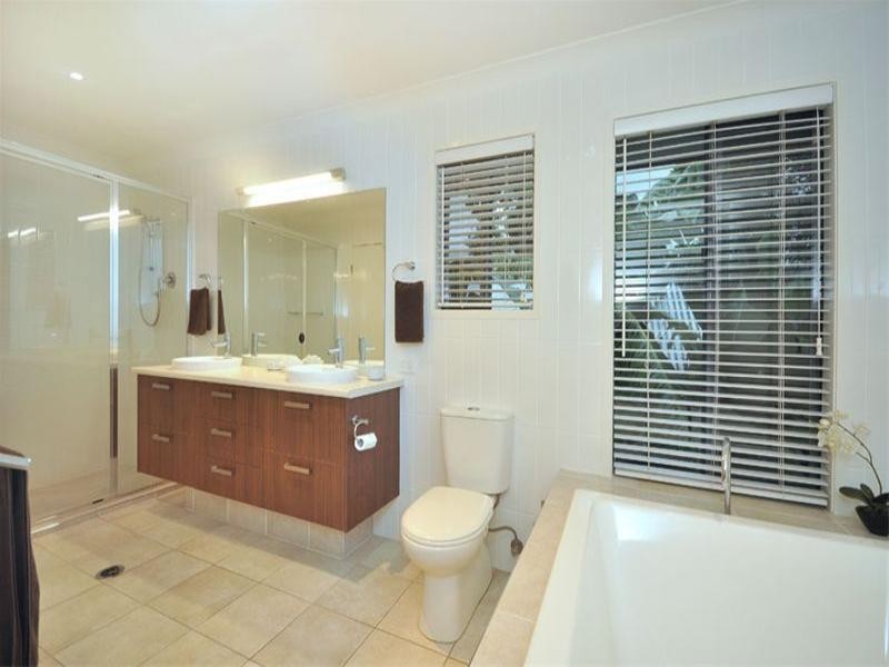 12 Blaikie Street, Hendra QLD 4011