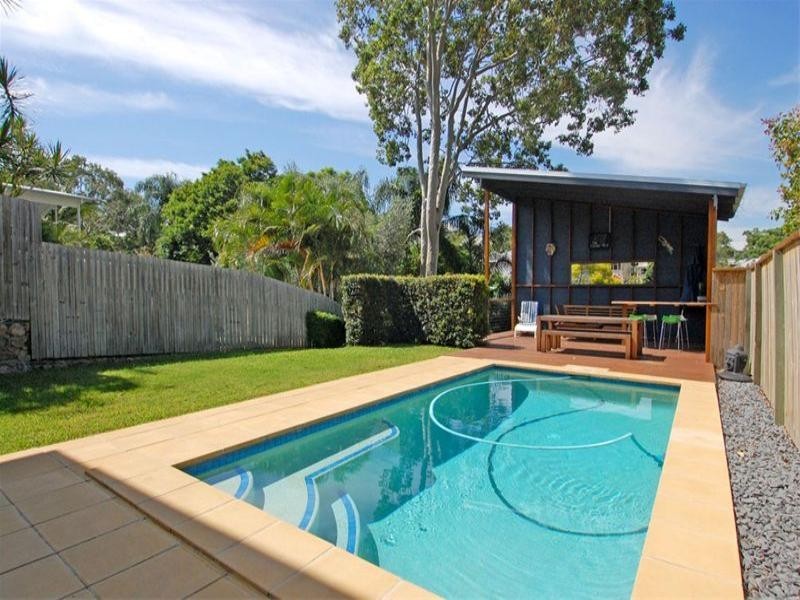 15 Pine Street, Hamilton QLD 4007