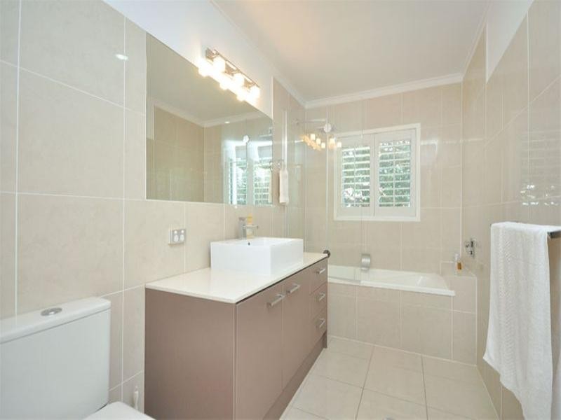 66 Langside Road, Hamilton QLD 4007