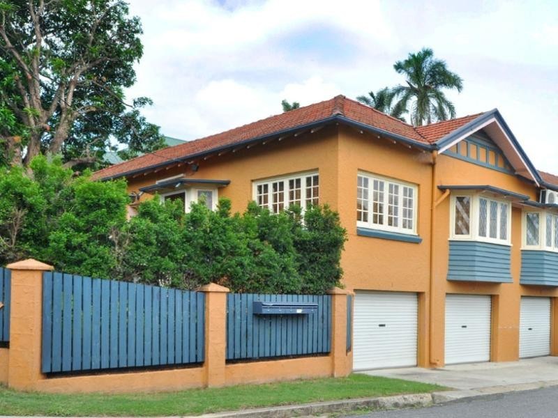 2/23 York Street, Hamilton QLD 4007