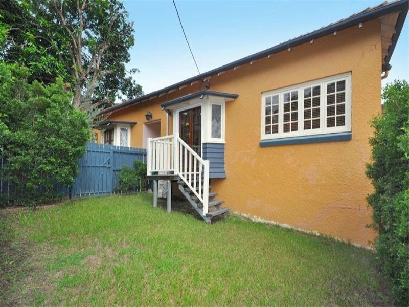 2/23 York Street, Hamilton QLD 4007