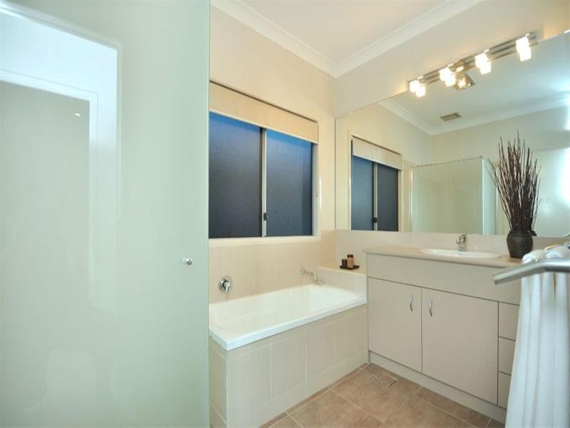 14 Lilley Street, Hendra QLD 4011