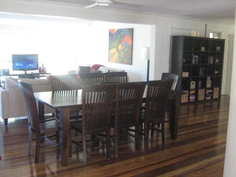 2 Lima Street, Nudgee Beach QLD 4014