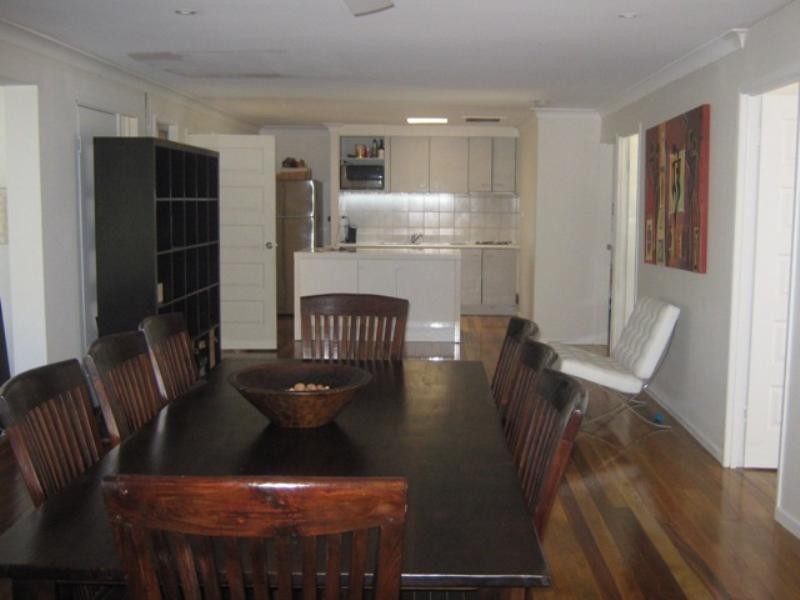 2 Lima Street, Nudgee Beach QLD 4014