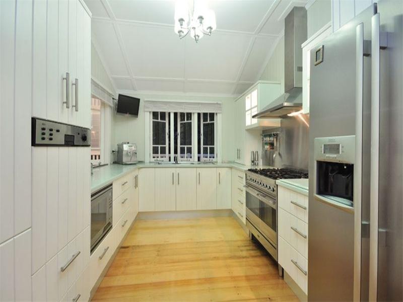 12 London Road, Clayfield QLD 4011