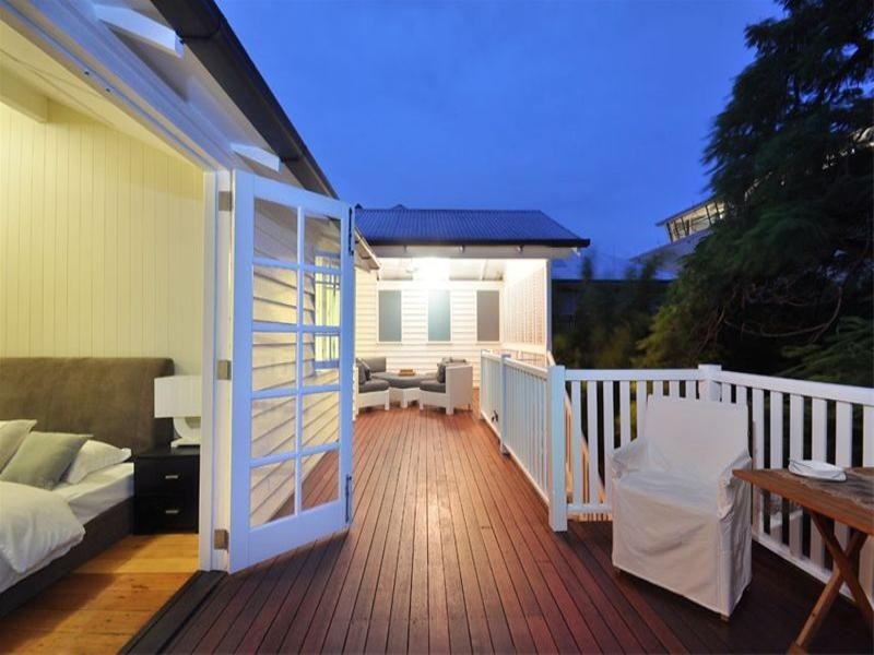 12 London Road, Clayfield QLD 4011