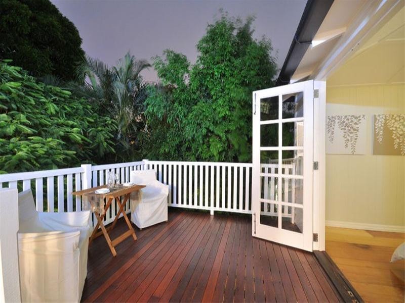 12 London Road, Clayfield QLD 4011