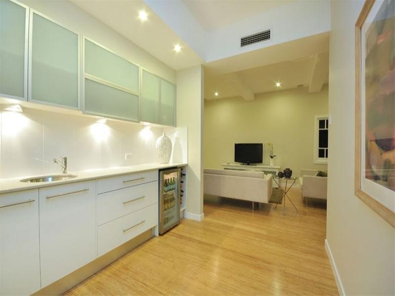 12 London Road, Clayfield QLD 4011