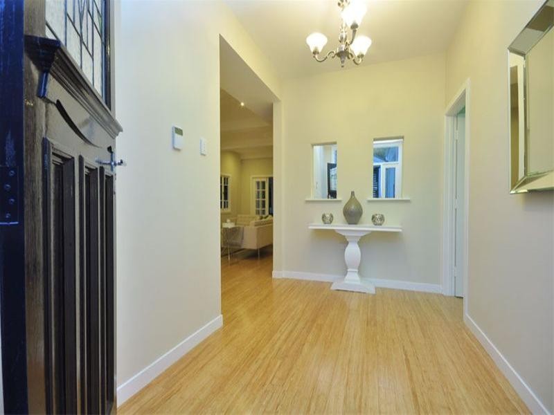 12 London Road, Clayfield QLD 4011