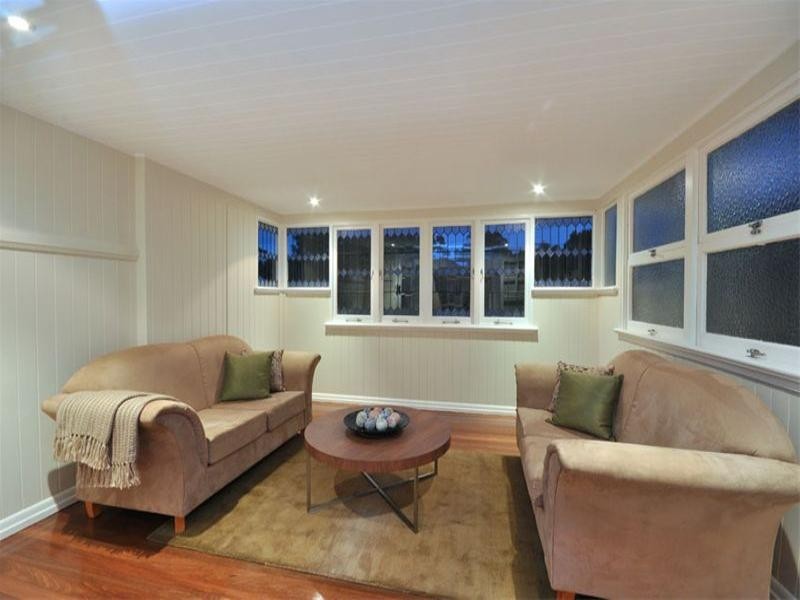 12 London Road, Clayfield QLD 4011