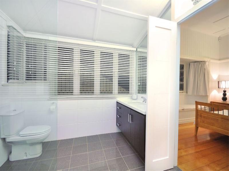 12 London Road, Clayfield QLD 4011