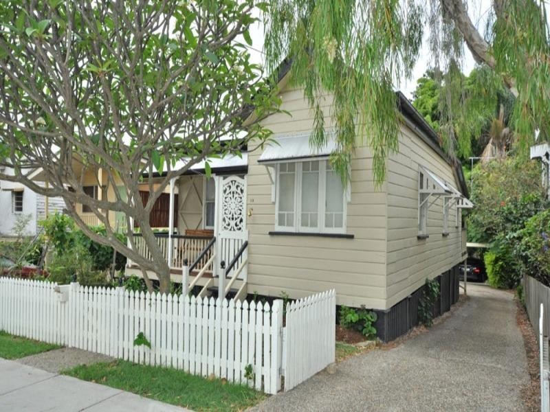 23 Allen Street, Hamilton QLD 4007