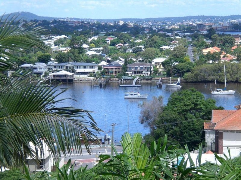 4/35 Langside Road, Hamilton QLD 4007