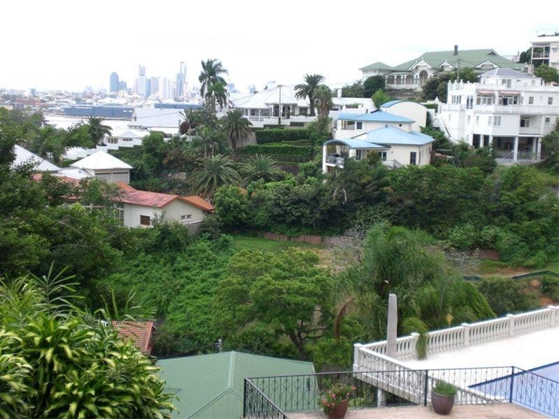 4/35 Langside Road, Hamilton QLD 4007