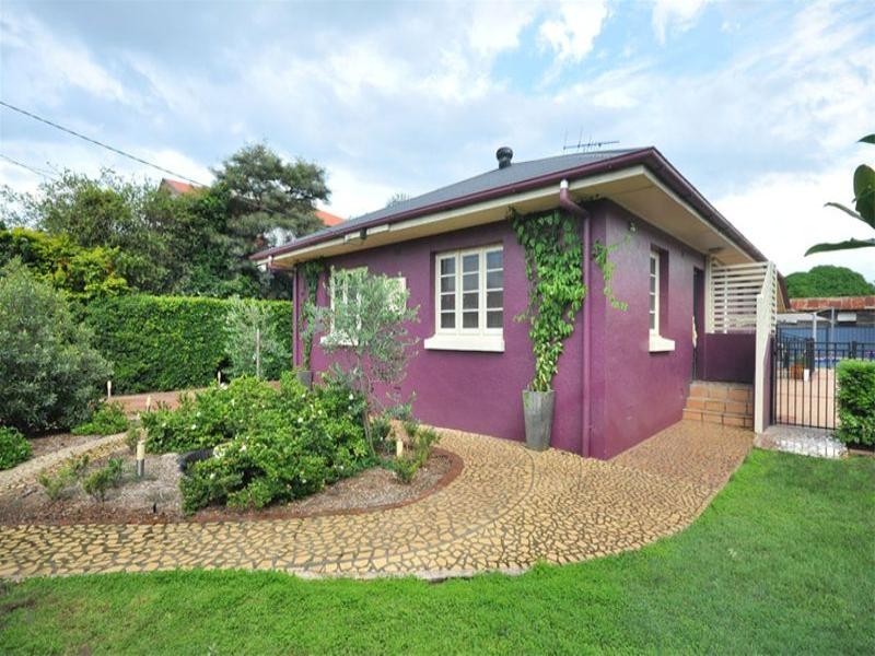 11 Webster Avenue, Hendra QLD 4011