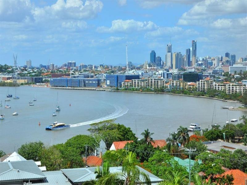 2 Dickson Terrace, Hamilton QLD 4007