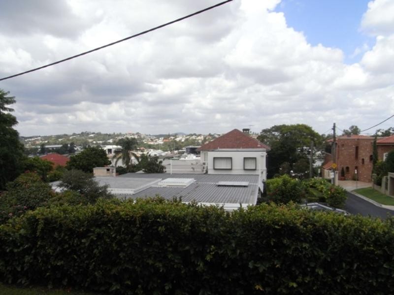 2/72 Markwell Street, Hamilton QLD 4007