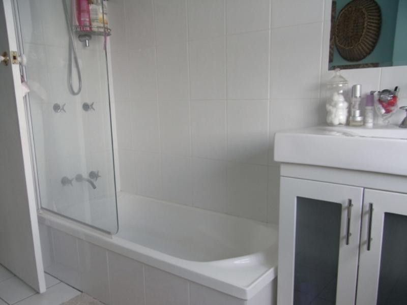 2/72 Markwell Street, Hamilton QLD 4007