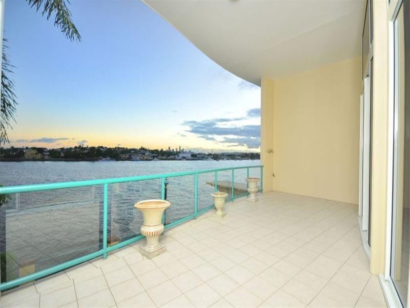 32/27 Harbour Road, Hamilton QLD 4007