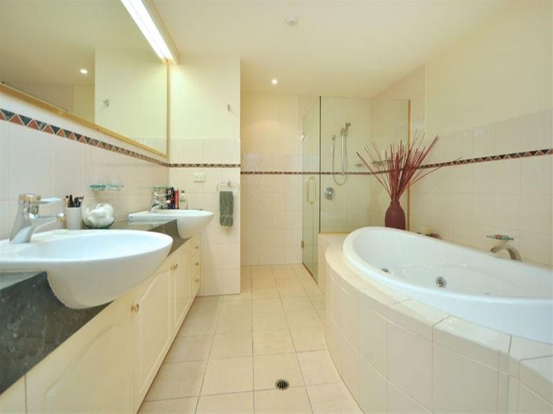 32/27 Harbour Road, Hamilton QLD 4007